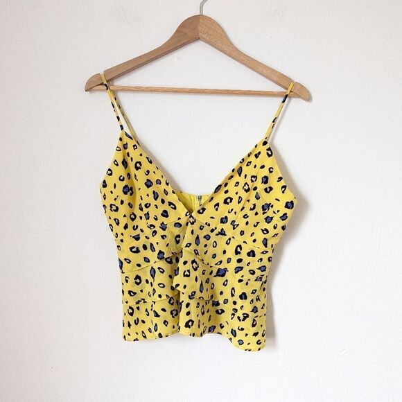 Superdown Revolve neon yellow leopard print Poppy layered peplum ruffle crop top - Picture 2 of 6